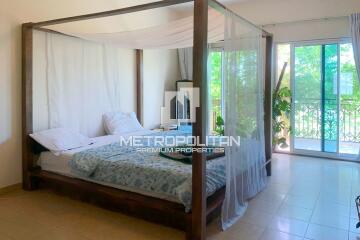 Corner Unit  Spacious Villa  Vacant On Transfer