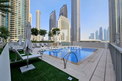 Vacant  Furnished  Front- Burj View