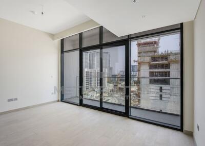 FACING LAGOON  HIGH FLOOR  CORNER UNIT  READY