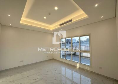 Brand New  Custom Built Villa  Spacious Living