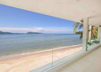 Balcony with ocean view