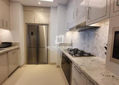 Exquisite  Middle unit  High Floor  Call Now