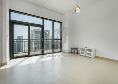 Spacious layout  High floor  Canal view