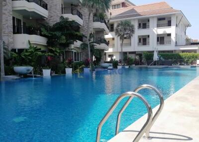 2 Bedrooms Condo in Sunrise Beach Resort and Residence Na Jomtien C011901