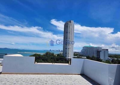 2 Bedrooms Condo in Sunrise Beach Resort and Residence Na Jomtien C011901