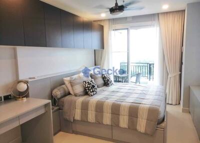 2 Bedrooms Condo in Sunrise Beach Resort and Residence Na Jomtien C011901