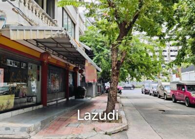 Shophouse for rent in Suriyawong