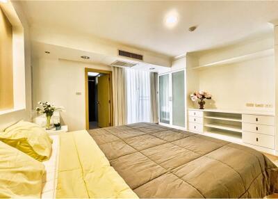 Pet friendly nice decorated 2 bedrooms with balcony in Sathorn