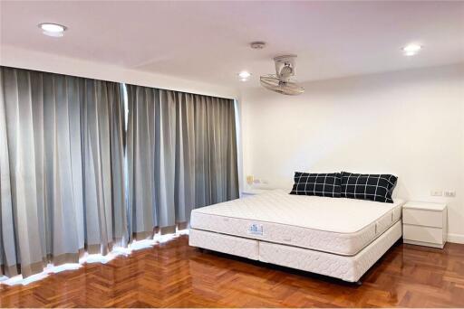 Pet-Friendly 5BR Townhouse in Sathorn Secure Compound - Near BTS St. Louis