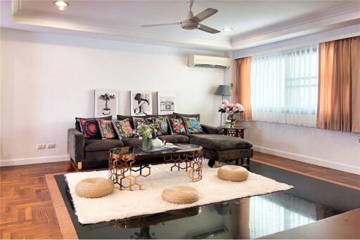 Pet-Friendly 5BR Townhouse in Sathorn Secure Compound - Near BTS St. Louis