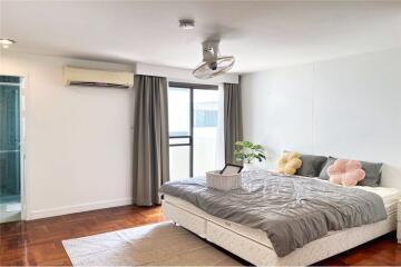 Pet-Friendly 5BR Townhouse in Sathorn Secure Compound - Near BTS St. Louis