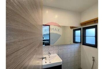 220 Sqm., 4 Beds, 4 Baths Townhouse listed for ฿ 75,000./Month