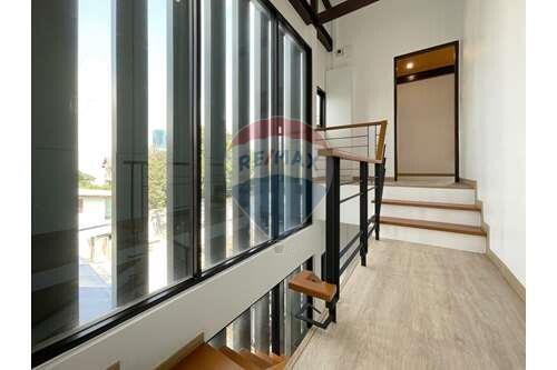 220 Sqm., 4 Beds, 4 Baths Townhouse listed for ฿ 75,000./Month