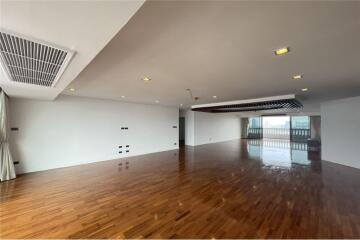 Luxurious 4-Bed Condo in Khlong Toei, Bangkok