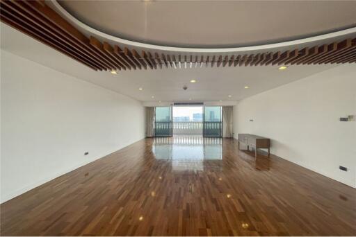 Luxurious 4-Bed Condo in Khlong Toei, Bangkok