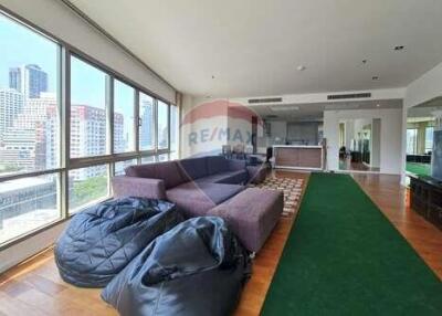 Pet-Friendly Spacious Condo Stunning Park View BKK City Center