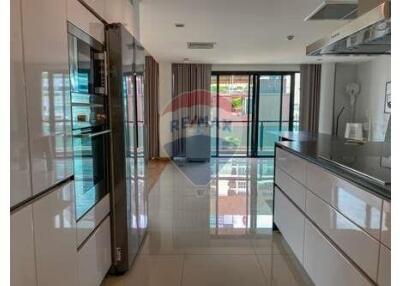 3 bed for rent BTS Plonchit Phetchaburi Road