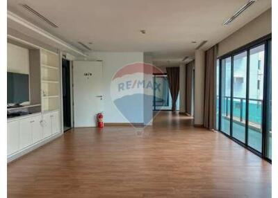 3 bed for rent BTS Plonchit Phetchaburi Road