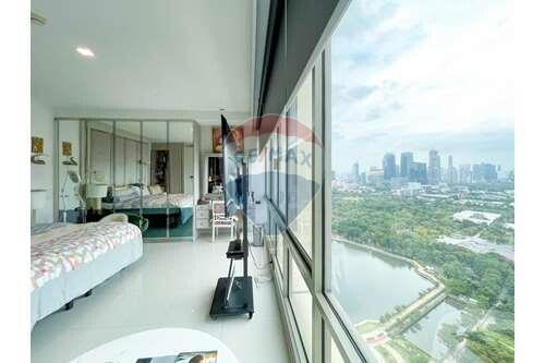 295 Sqm., 3 Beds, 3 Baths Condo listed for ฿ 200,000./Month