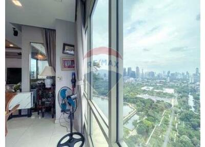 Penthouse Top floor of the building, with Amazing view Near BTS Asoke.