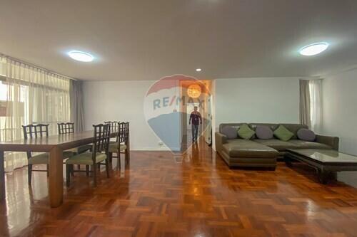 3 bed for rent BTS Phrompong Sukhumvit 24