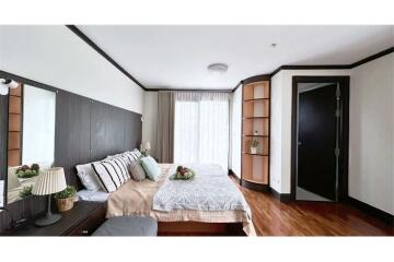 FOR RENT Pet friendly 2 bedrooms with balcony Sukhumvit 55