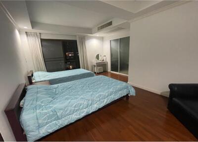 For rent pet friendly 2 bedrooms apartment in Thonglor