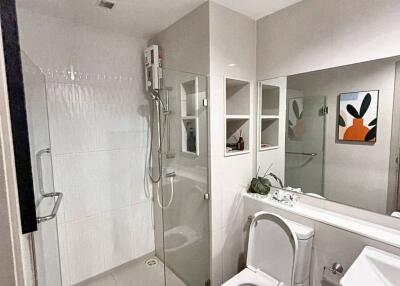 Studio 1 Bathroom 26 SQ.M Life Ladprao