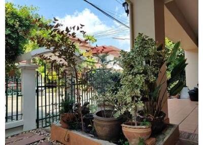 2-Storey Detached House with Garden - Punnawithi BTS - Sukhumvit 101