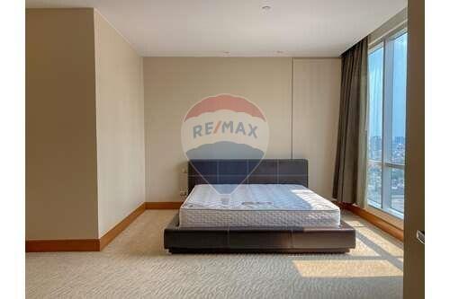 3 bed for rent Saint Louis BTS - Sathon road