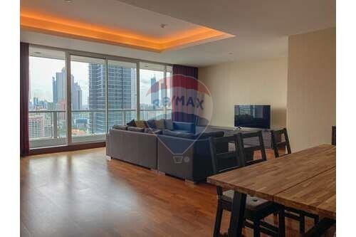 3 bed for rent Saint Louis BTS - Sathon road