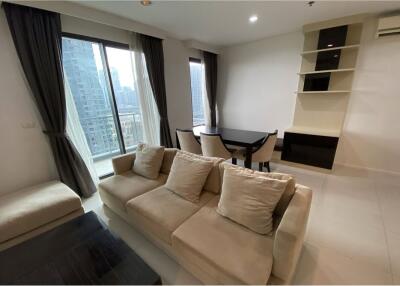 For Rent High Floor 2 Beds Condo at Villa Asoke