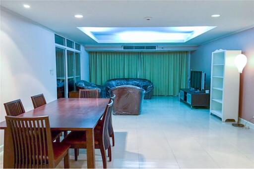 3 bed pet friendly for sale with tenant BTS Ekkamai Sukhumvit 63