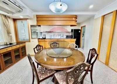 Luxurious 3BR Condo in Sukhumvit 39