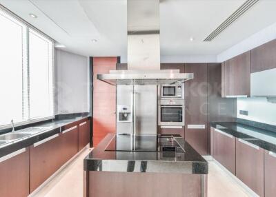 For Rent: Spacious 3-Bedroom Unit at The Infinity Sathorn