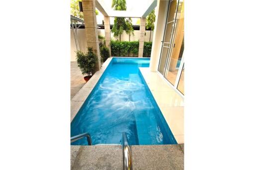 FOR RENT: Thonglor Soi 21 - Modern Resort Style Single House with Pool