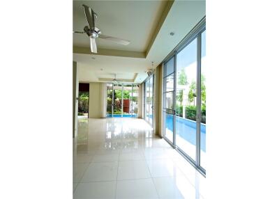 FOR RENT: Thonglor Soi 21 - Modern Resort Style Single House with Pool