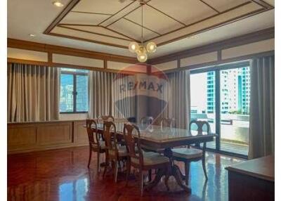 3 bed for rent BTS Asoke small pet allowed Sukhumvit 21