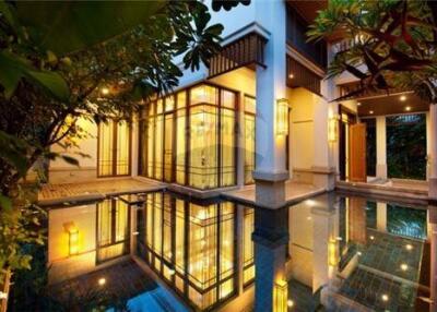 For rent single house 5 bedrooms in nice compound Sathorn