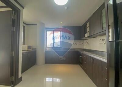 4 bed for rent BTS Phrompong Thonglor pet friendly