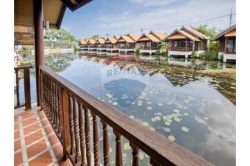 Huge 15 Rai Resort 56 Bungalows in Mae Nam 250M