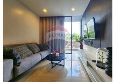 Pet-friendly 2 bedroom near Thonglor BTS , prime location.