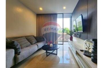 Pet-friendly 2 bedroom near Thonglor BTS , prime location.