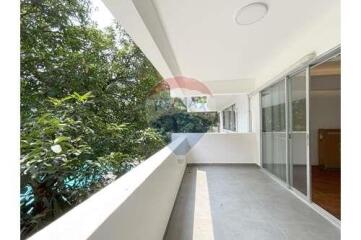 Newly Renovated 3 Bedrooms 300 Sqm. Pet friendly for rent in Thonglor.