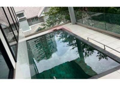 Shophouse for Rent - Versatile Space with Pool in Thonglor