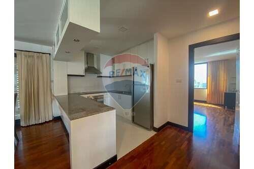 2 bed for rent pet friendly BTS Phrompong  Asoke