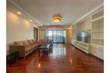 2 bed for rent pet friendly BTS Phrompong  Asoke