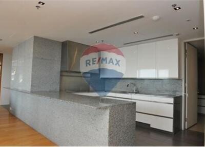 For Sale Special Price The Met 3+1 Beds,High floor close to BTS Sathon