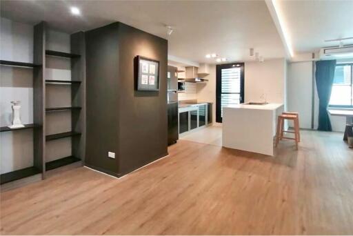 Pet friendly new renovated spacious 2+1 bedrooms in Asoke