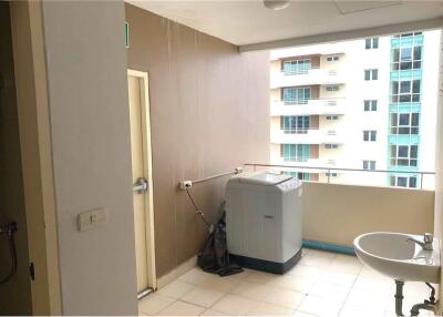 2 Bedrooms for rent near BTS Promp Pong